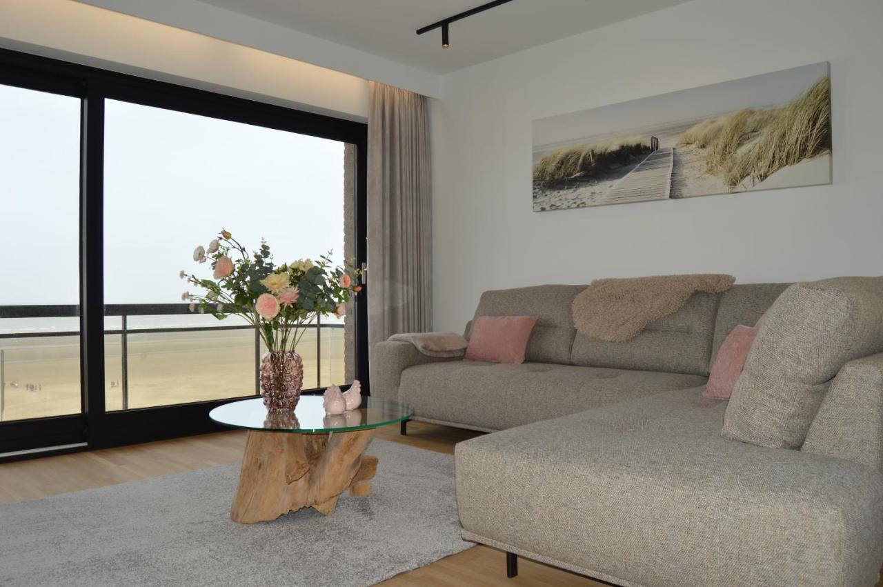 Zeezicht Vanop Het 6 De Verdiep Oostduinkerke Bagian luar foto