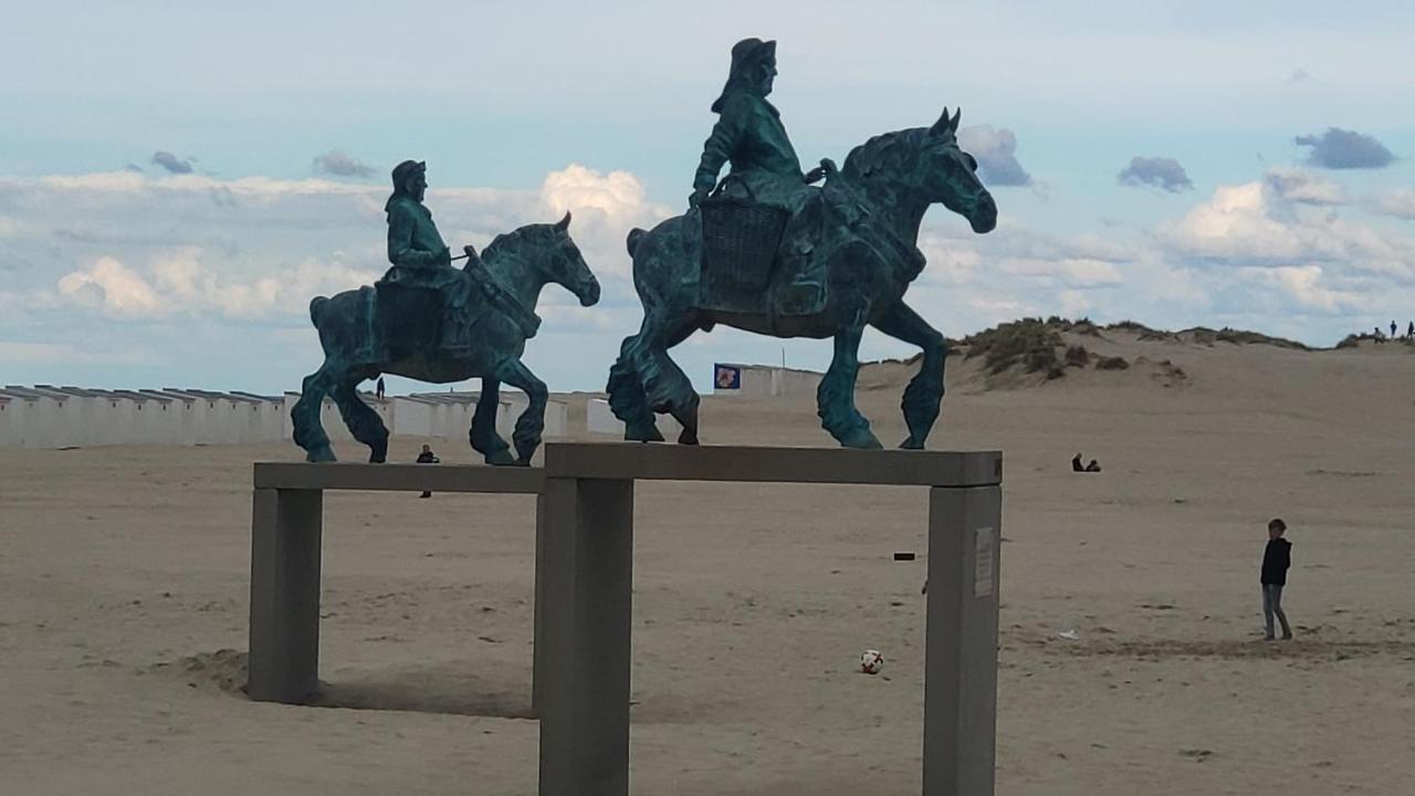 Zeezicht Vanop Het 6 De Verdiep Oostduinkerke Bagian luar foto