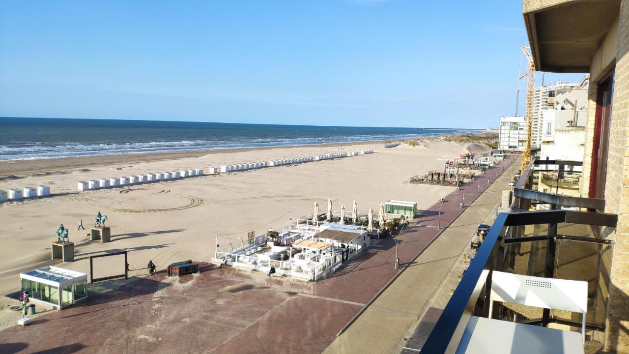 Zeezicht Vanop Het 6 De Verdiep Oostduinkerke Bagian luar foto