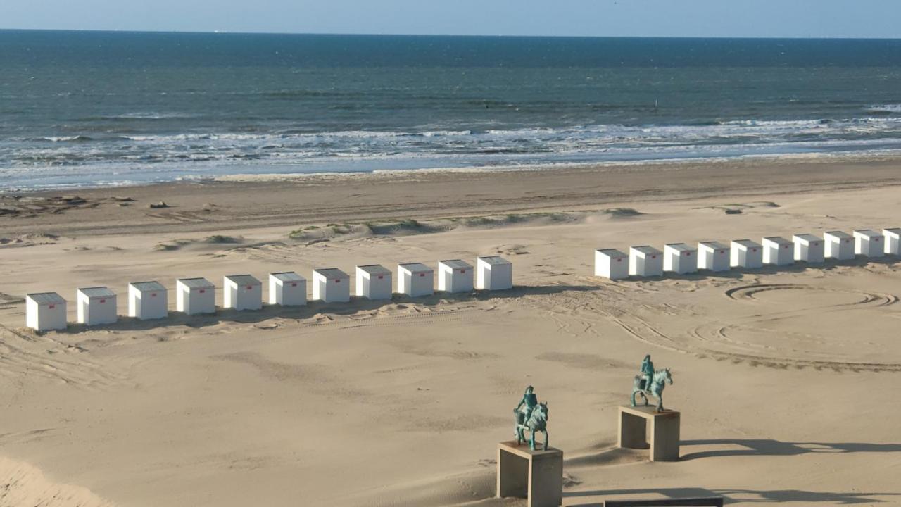 Zeezicht Vanop Het 6 De Verdiep Oostduinkerke Bagian luar foto